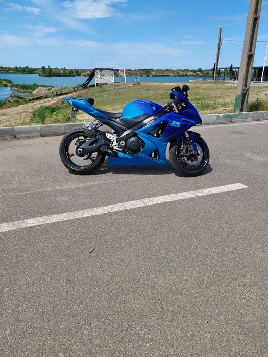 Vând Suzuki gsxr 1000 k7