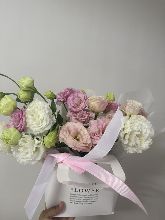 Әдемі гүлдер сатылады