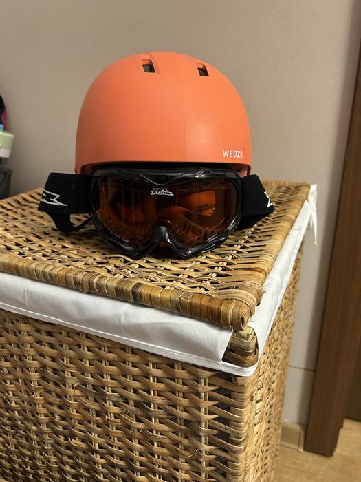 Детски ски панталон и яке Wedze 8 г.; каска и очила