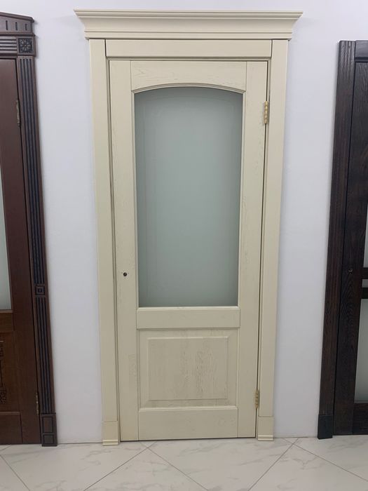 Двери межкомнатные из дуба.