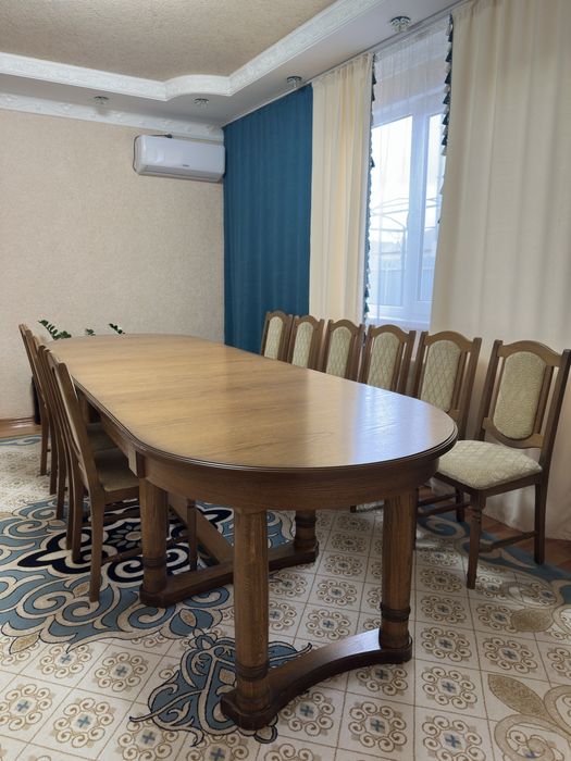 Продаю раздвижной стол со стульями