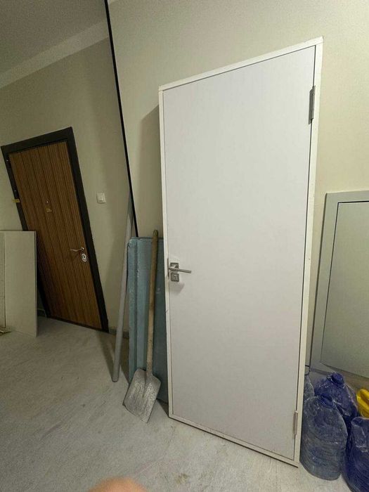 Продам межкомнатную дверь