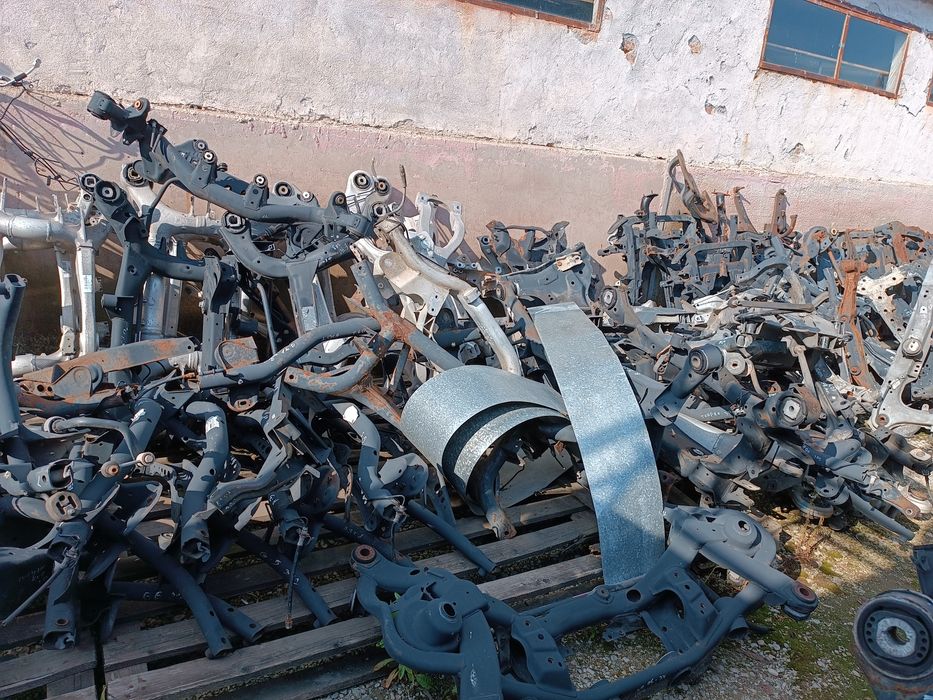 Предни и задни мостове за автомобили