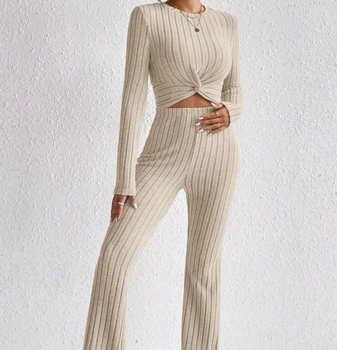 Сет в бежав цвят