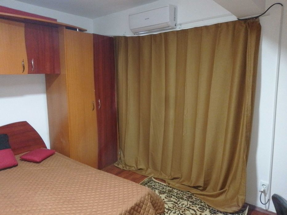 Vand Apartament 2 Camere Decomandat 60mp Strehaia Zona Centrala