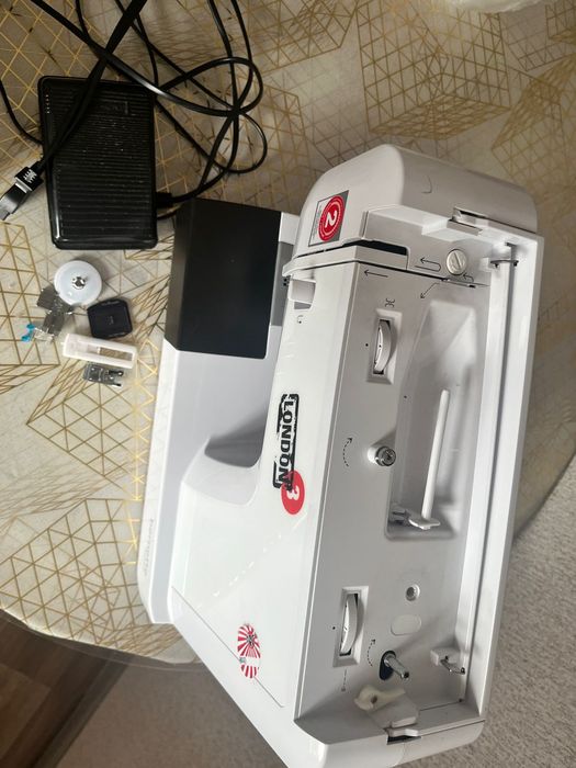 Швейная машинка bernette sublime london 3