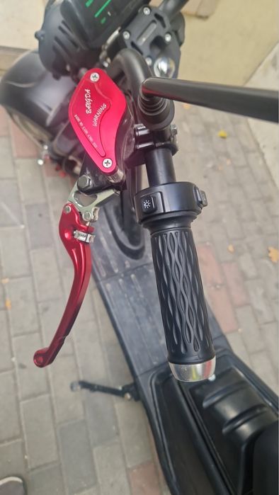 Електрически скутер тип чопър