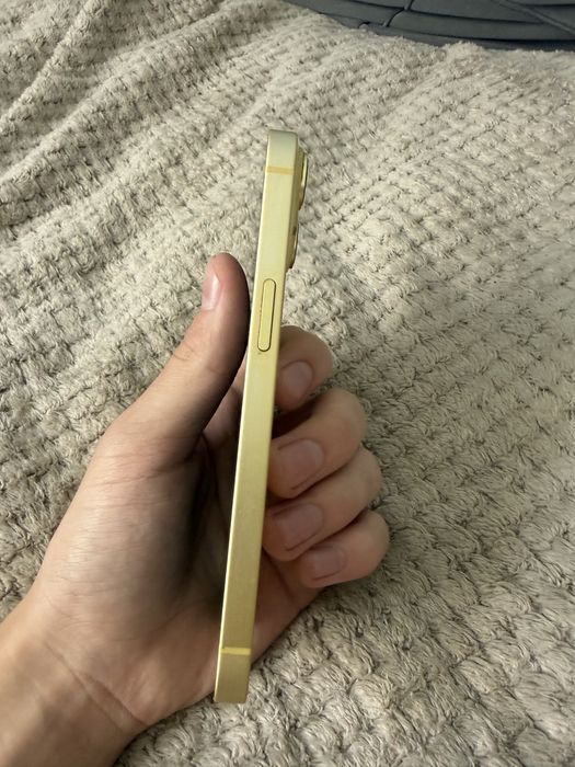 Продам Iphone 14