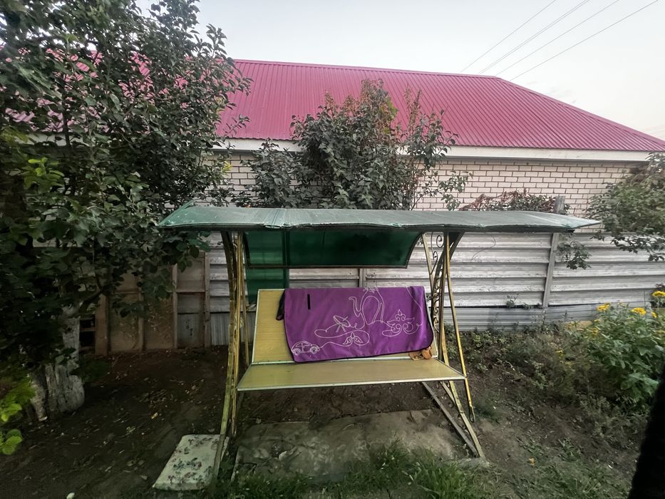 Садовой качели .