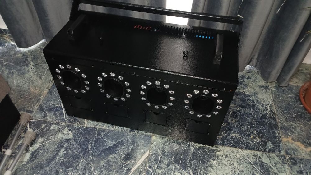 Vand masina de baloane cu fum