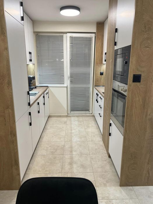 Дава се под наем Тристаен апартамент в Пловдив, Център - 80 кв.м за 698.19 € - Снимка #1