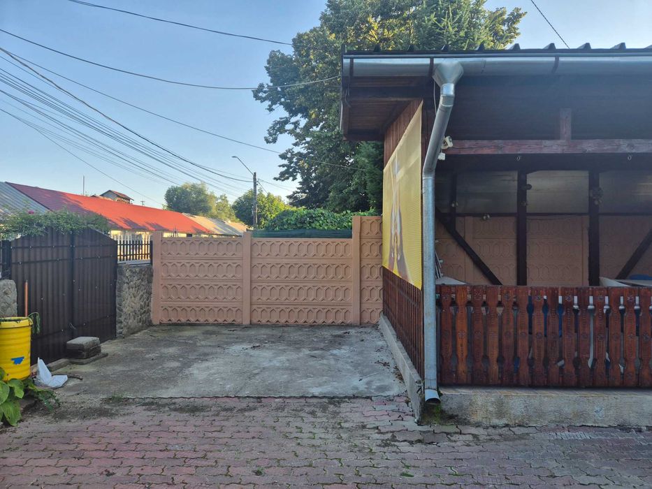 Casa de vanzare, locatie foarte buna pentru magazin