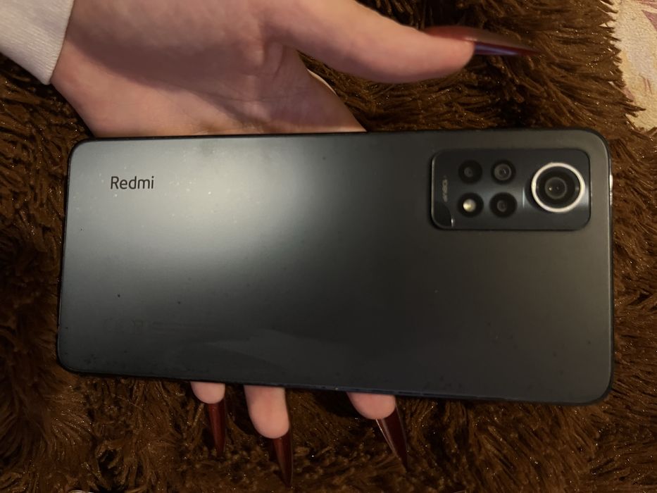 Продам телефон !