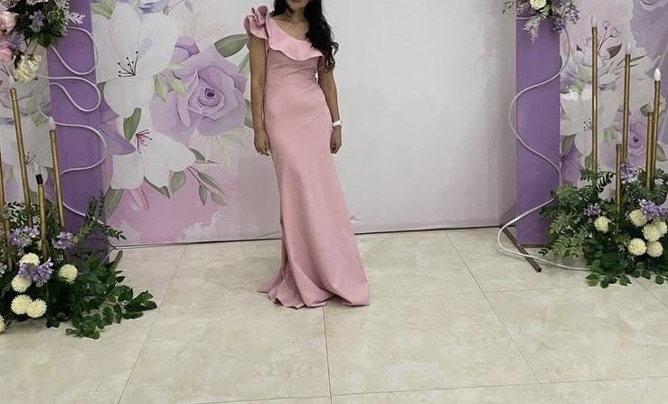 Вечерние платья в отличном состояние