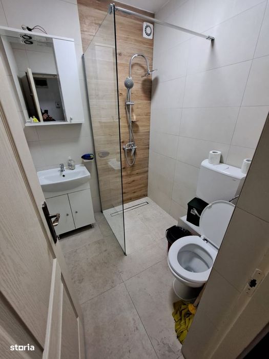 Apartament cu 3 camere semidecomandate, Marasesti
