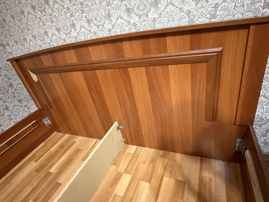 Кровать продаю срочно