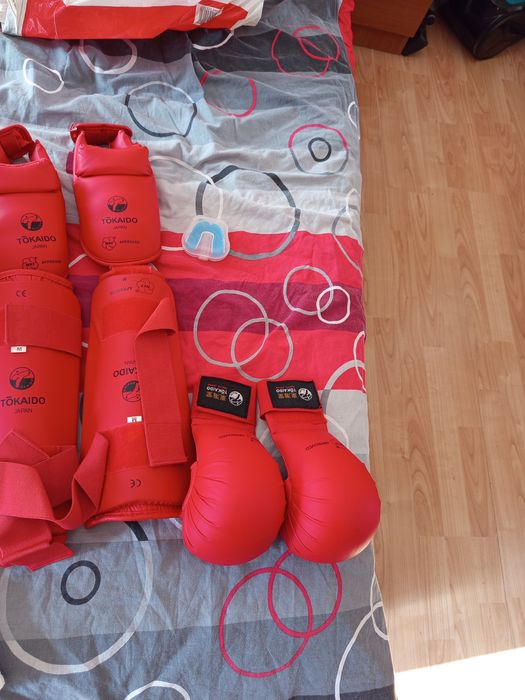 Кимоно Adidas  със всичко на снимката