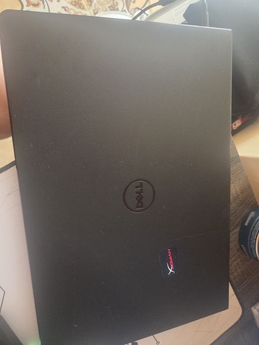 Vând Laptop Dell Inspiron 15 – 8GB RAM – SSD Kingston 480GB – Windows 10