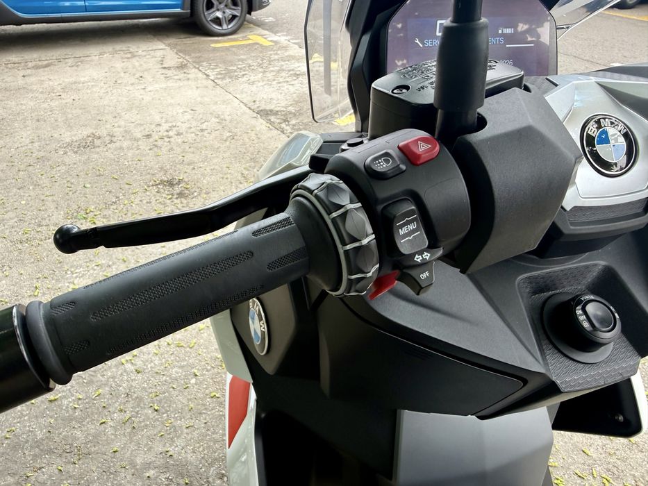 Scuter - BMW C400X - Sport - 2024 - TVA deductibil - Garantie BMW - Posibilitate preluare leasing (3500 Euro cu 146 Euro rata))