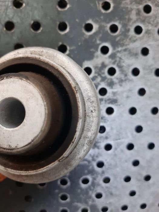 brat bascula dreapta spre fata 2.0 tdi  audi a4 b9 8w 8w0407506d