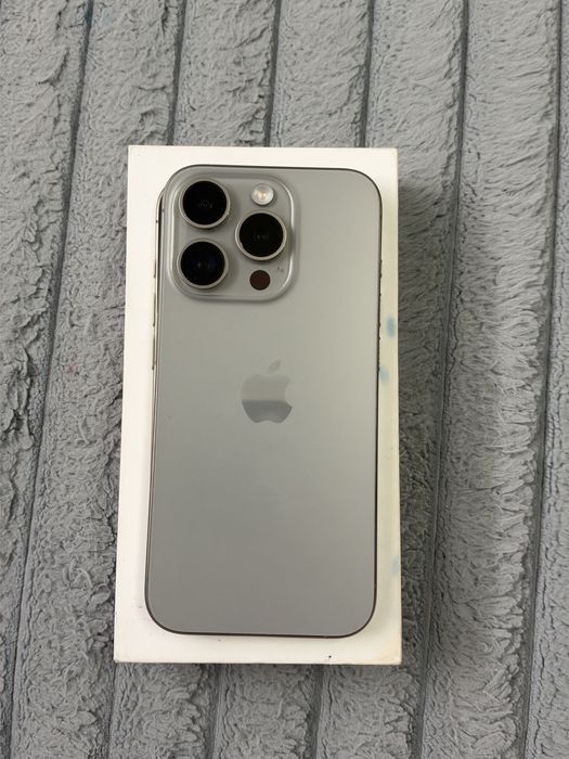 Iphone 15 pro natural titanium