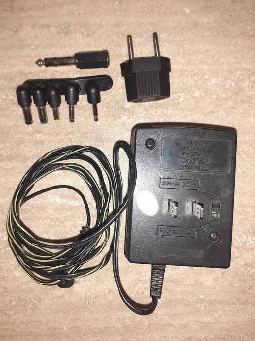 Адаптер 110-220 волта