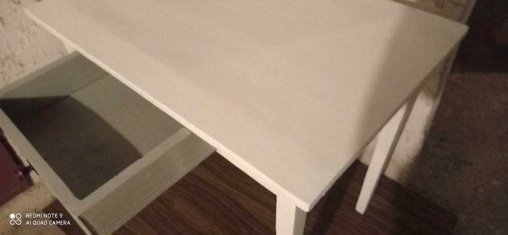 Продавам кухненска маса