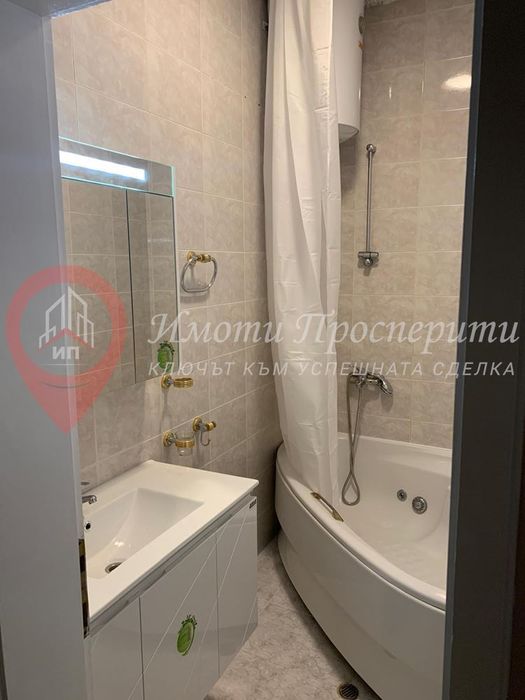 Дава се под наем Тристаен апартамент в София, Център - 112 кв.м за 1100 € - Снимка #8