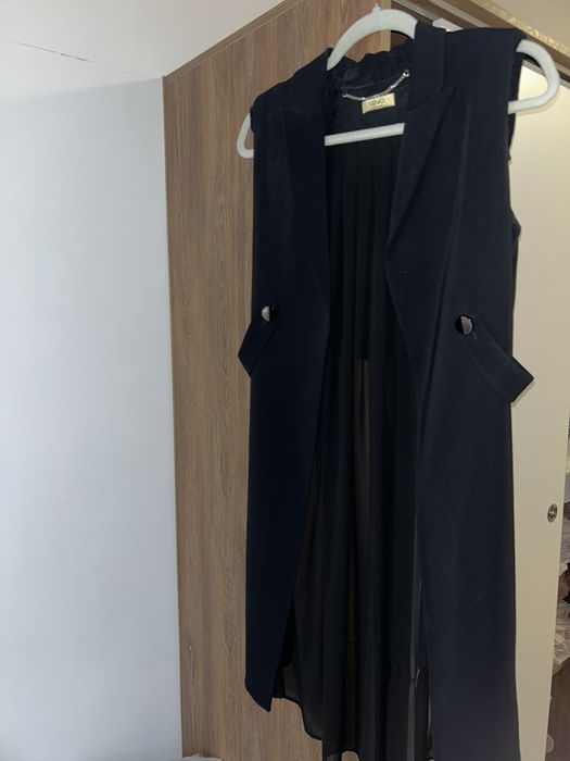 Прозрачен елек на Liu Jo Milano.