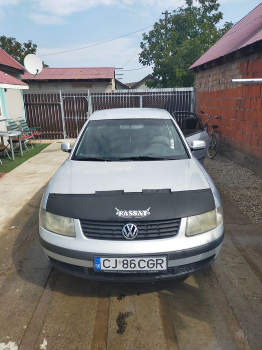 Vând W pasat b3 , an 2000, benzina+gpl functional se da cu tot cu acte !! Încălzire în scaune pe fata și banchete din spate geamuri electrice fața