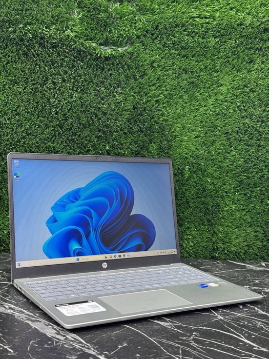 Kuchli  Noutbuk HP 250 G10