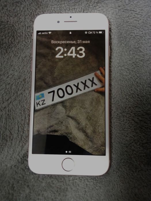 Продам айфон 8 на 64