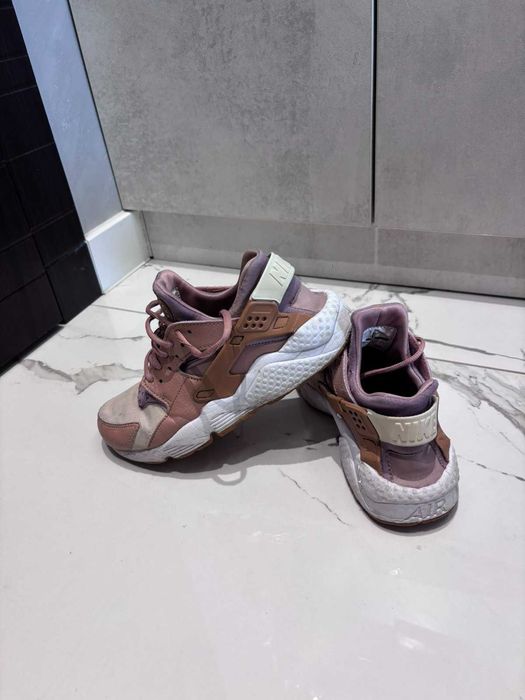 Маратонки NIKE AIR HUARACHE  37 номер