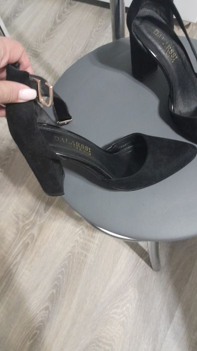 Продам туфли  размеры 37