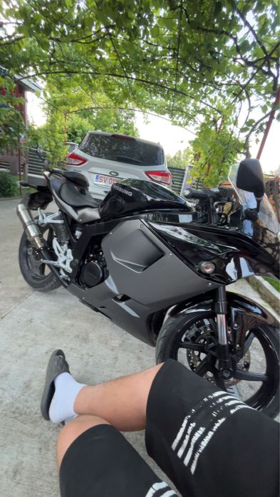 Hyosung GT 125 R