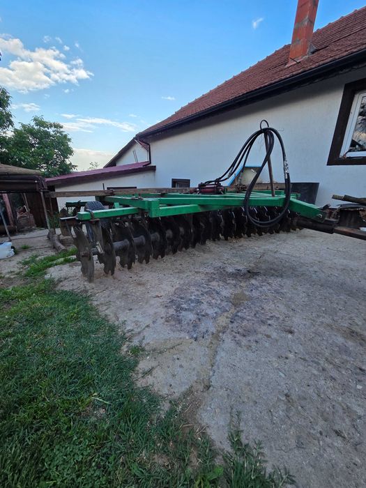 Vând tractor John Deere