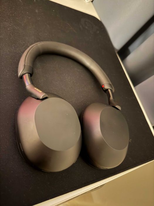 Безжични слушалки Sony WH-1000XM5 – като нови