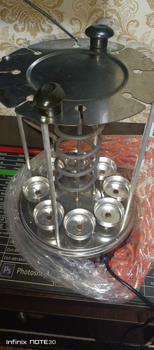 Шашлчница почти новая с 8 резервуаром для шашлыка