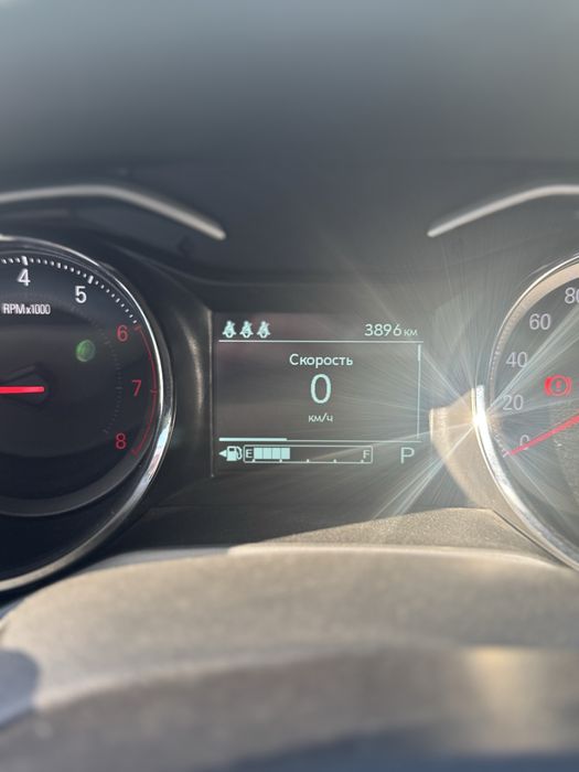 Onix moshinasi sotiladi