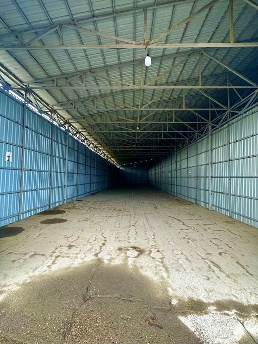 Namangan shahrida Ijaraga omborxona ( склад) beriladi . 600 kv.m yaqin