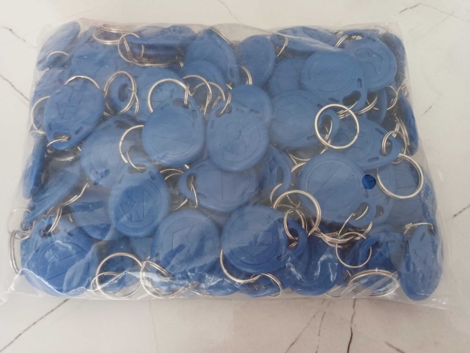 Презаписваеми чипове за входна врата,асансьор,бариера,125kHz 100бр