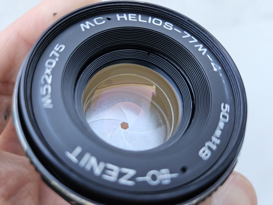Helios 77M-4 50mm F1.8 - Montură M42 - Swirly bokeh