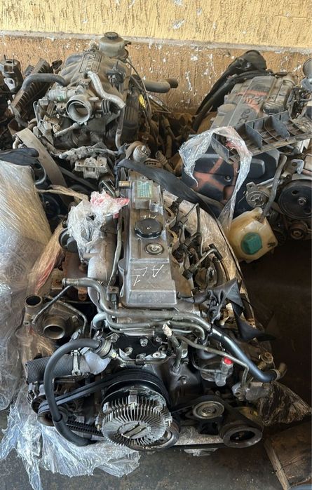 Двигатель 4m40 есть на выбор