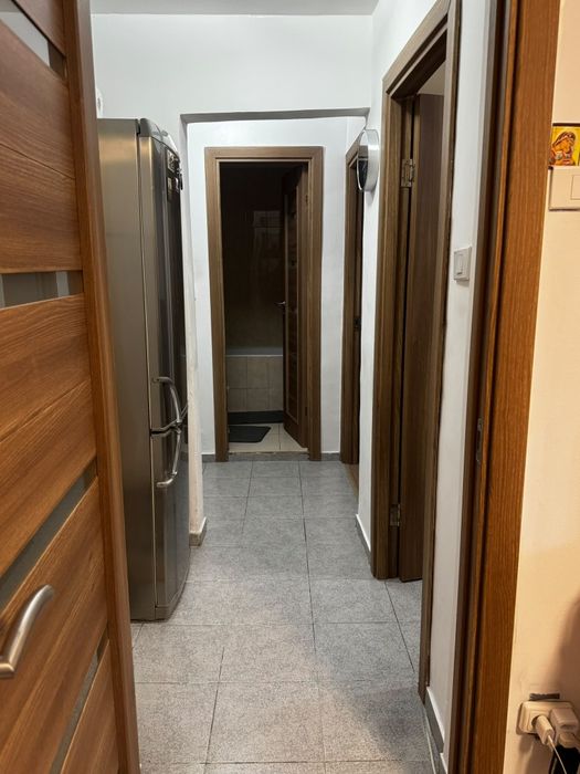 Închiriez apartament