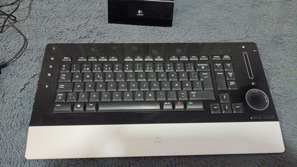 Logitech DiNovo Edge – Tastatură Bluetooth  Premium