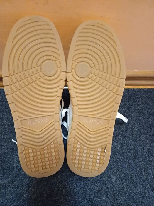 Sneakersi  Closed
