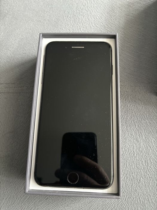 iphone 8 plus В иделно състояние.