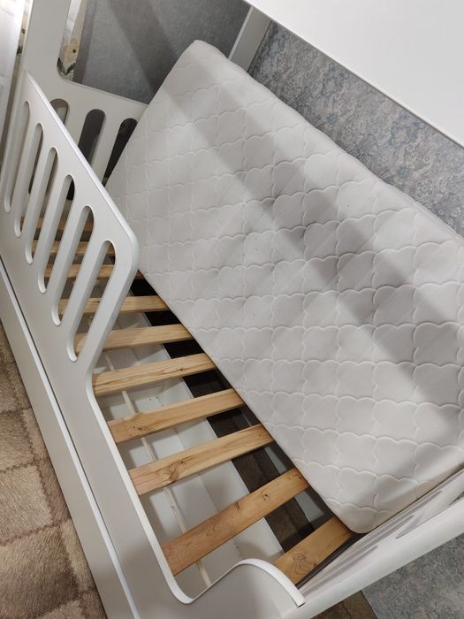 Продам детскую кроватку