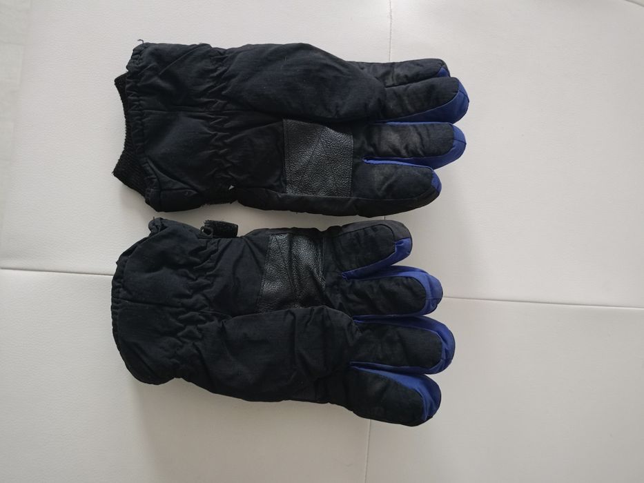 Vând mănuși pentru schi, bărbătești,mărimea L.