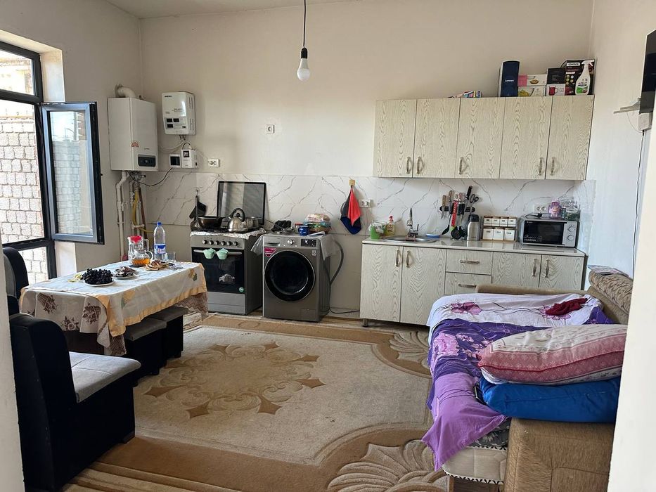 Samarqand Darvoza ko'chasida uy sotiladi